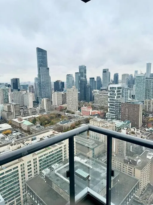 Cozy Condo Near Eatoncentre Mall Toronto Apartment