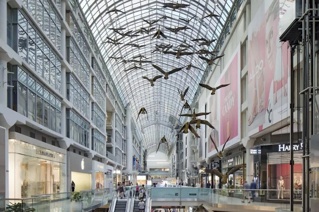 Cozy Condo Near Eatoncentre Mall Toronto Canada